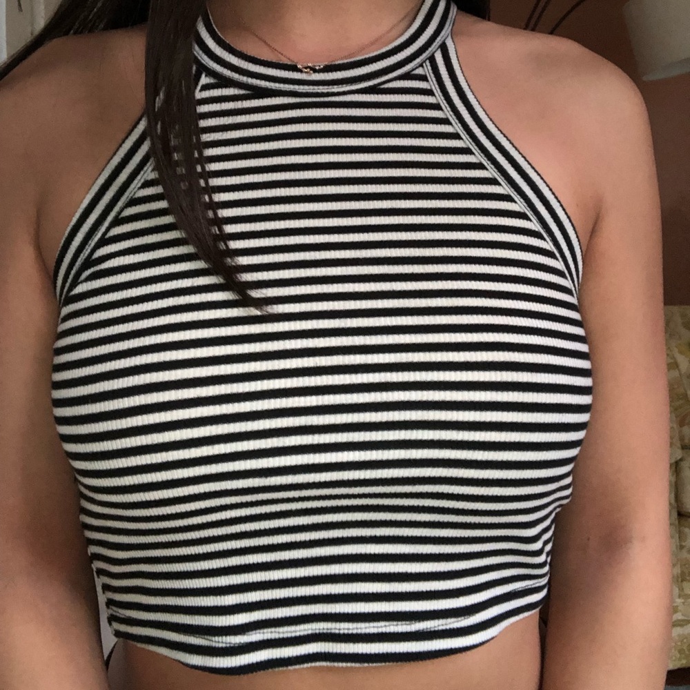 Urban outfitters black n white stripped crop top